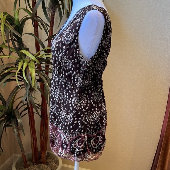 Gianni Bini v-neck Camisole size M, espresso, mauve and cream colored pattern. - Picture 2 of 6